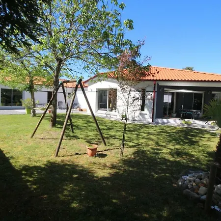 Holiday home Maison 4 Chambres Quartier Residentiel Andernos-les-Bains